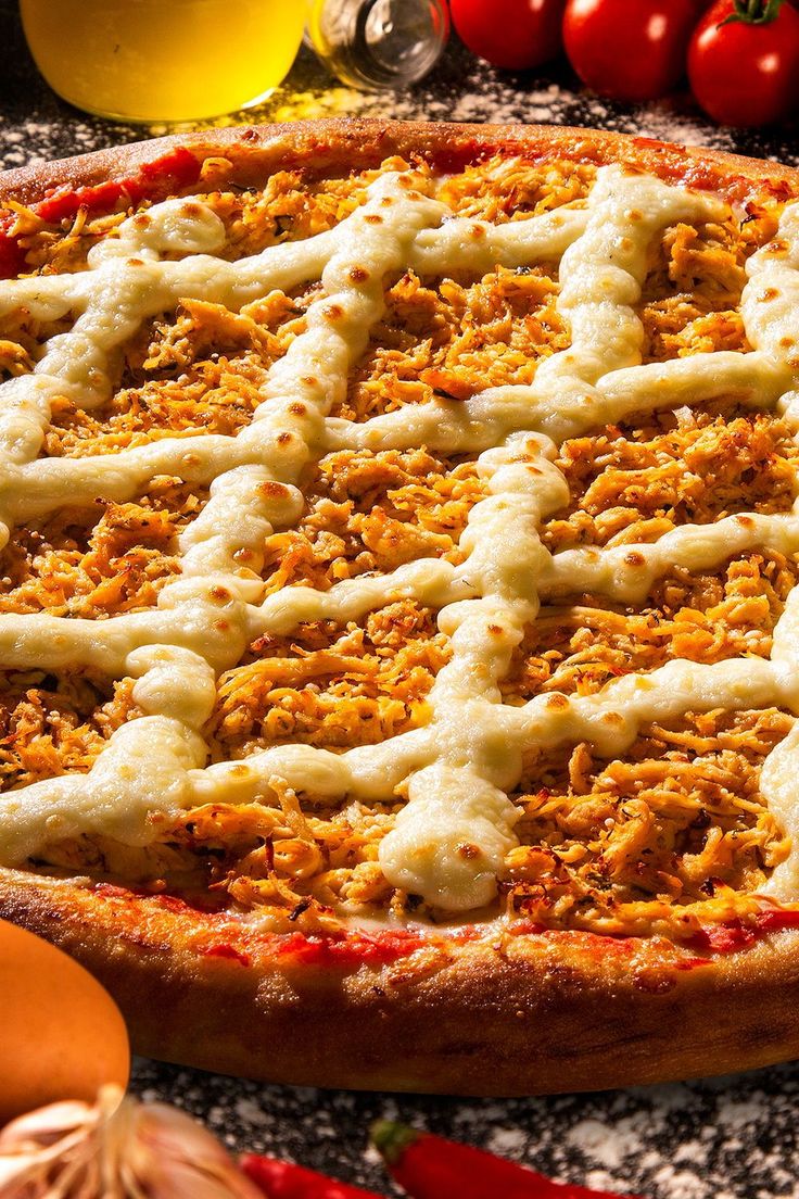 uma deliciosa pizza de frango com catupiry