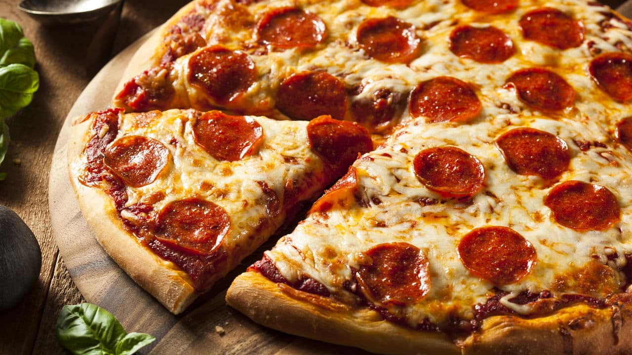 uma pizza deliciosa pizza de calabresa